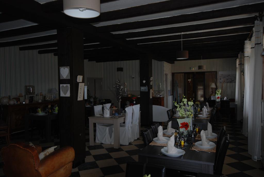 Hotel & Restaurant Le Chalvet Embrun Exterior photo