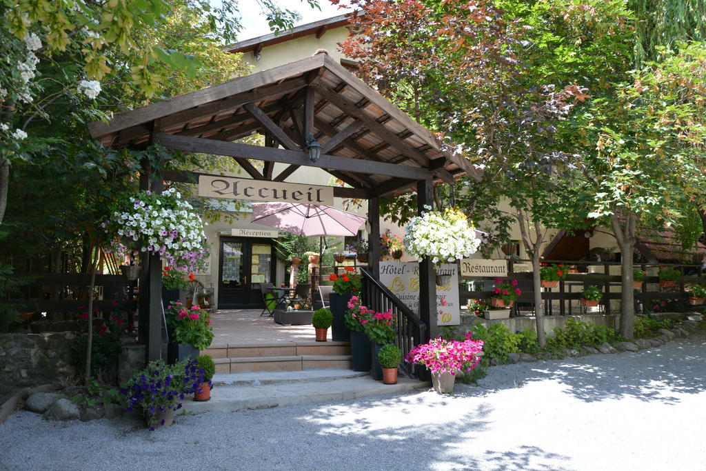 Hotel & Restaurant Le Chalvet Embrun Exterior photo